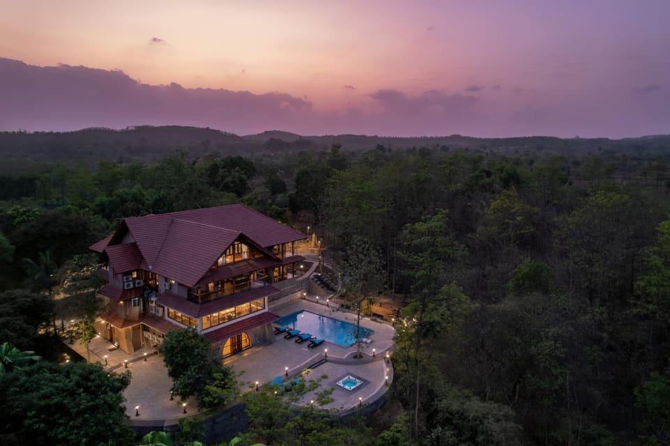 Property building, Natural landscape, Bird's eye view, Swimming pool