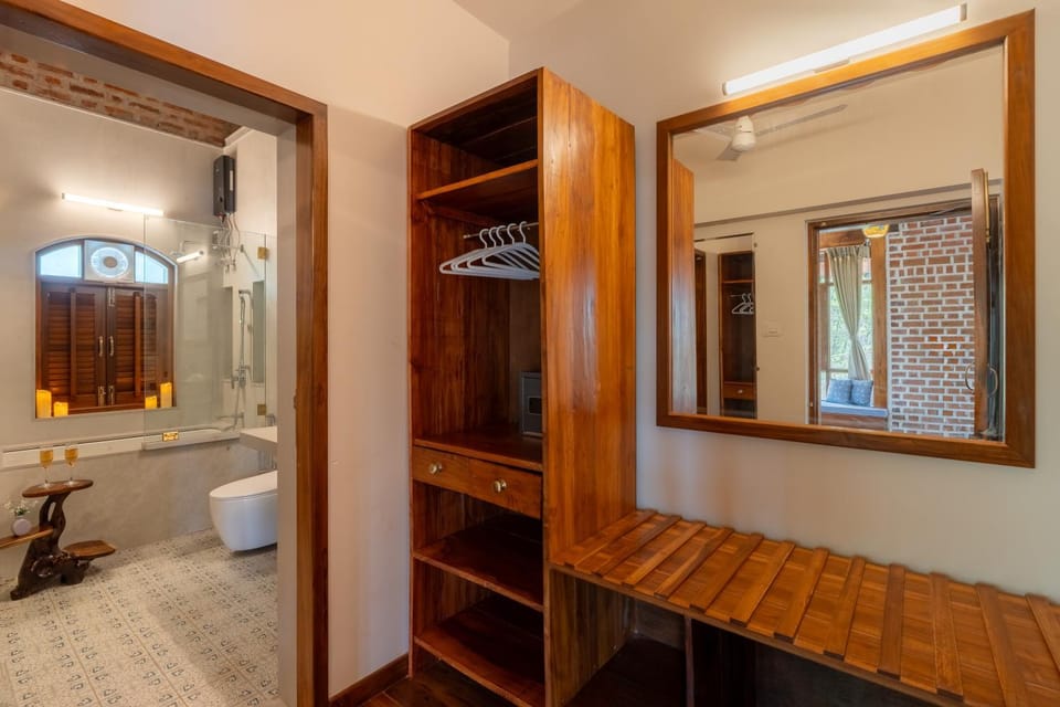 Toilet, Bathroom, wardrobe