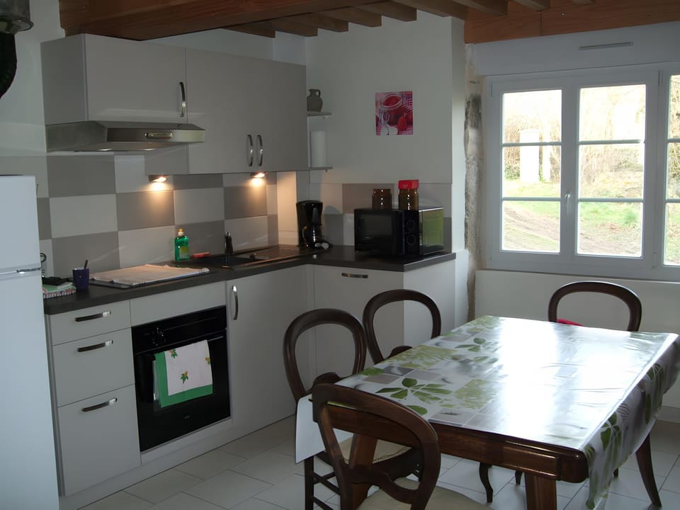 Property building, Kitchen or kitchenette, Living room