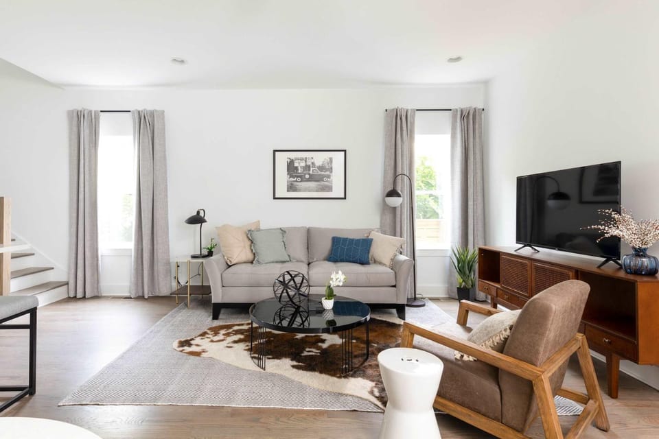 Trendy 4BR Getaway for 12 Near Downtown Nash House in Nashville