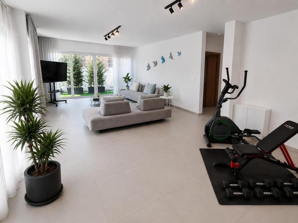 TV and multimedia, Fitness centre/facilities, Evening entertainment