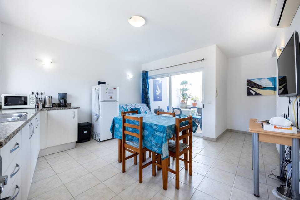TV and multimedia, Kitchen or kitchenette, Dining area, minibar, pet friendly, stove, toaster