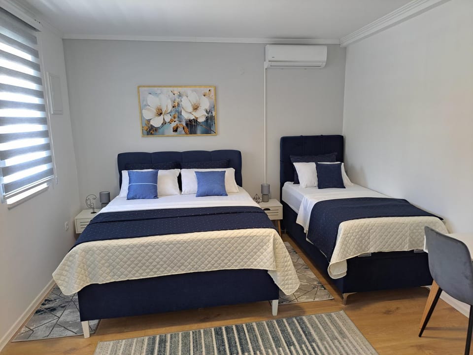 Bed, Bedroom, air conditioner