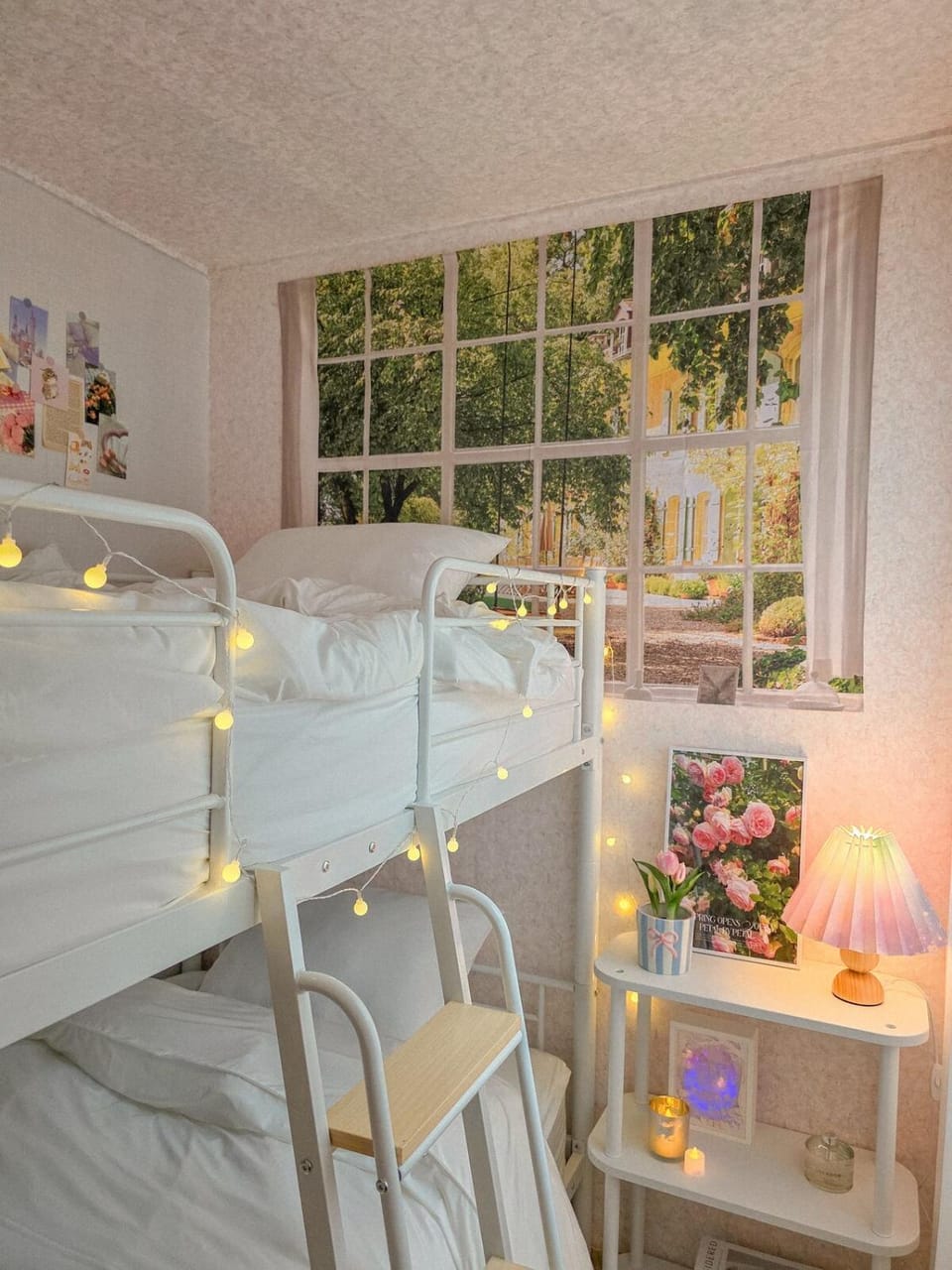Bedroom, bunk bed