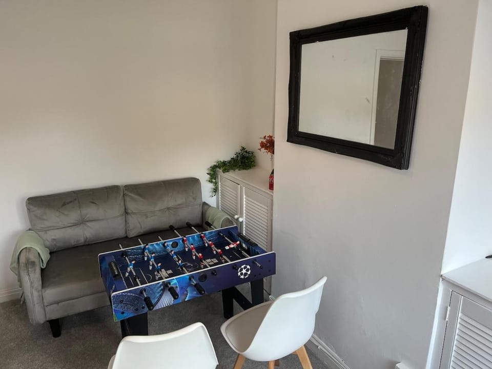 Scorpio 1 House in Burton upon Trent