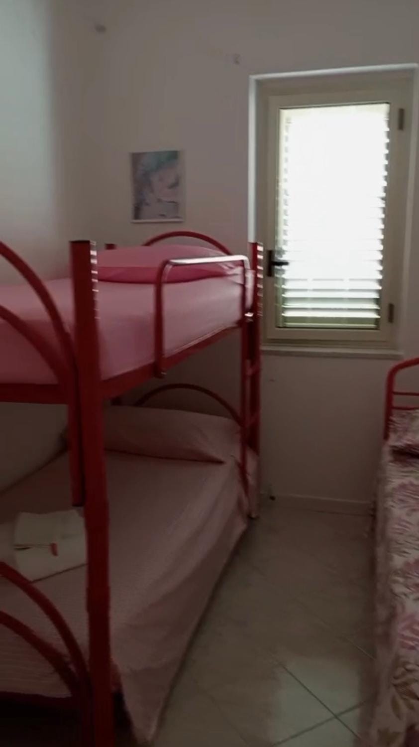 Bed, Bedroom, bunk bed