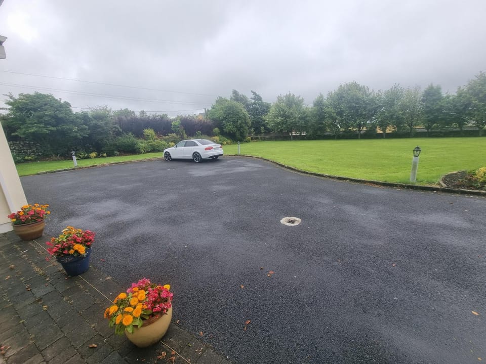 Property building, Area and facilities, Parking