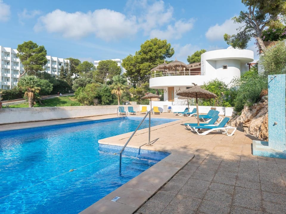 Apartamento Playa Dor 27 en primera linea del mar Campground/ 
RV Resort in Migjorn