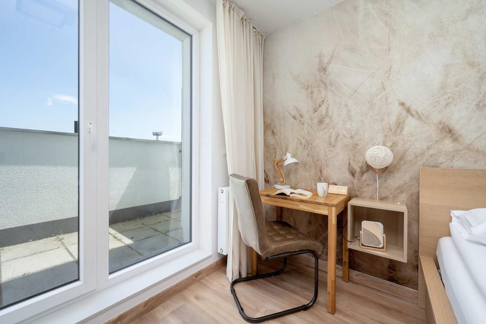 Bed, Balcony/Terrace, Seating area