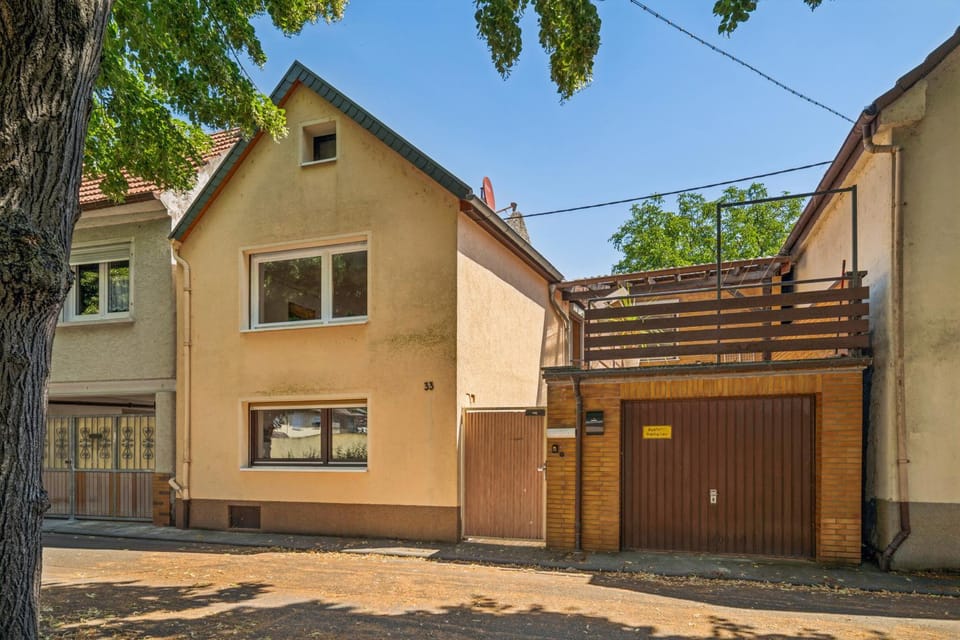 Property building, Street view