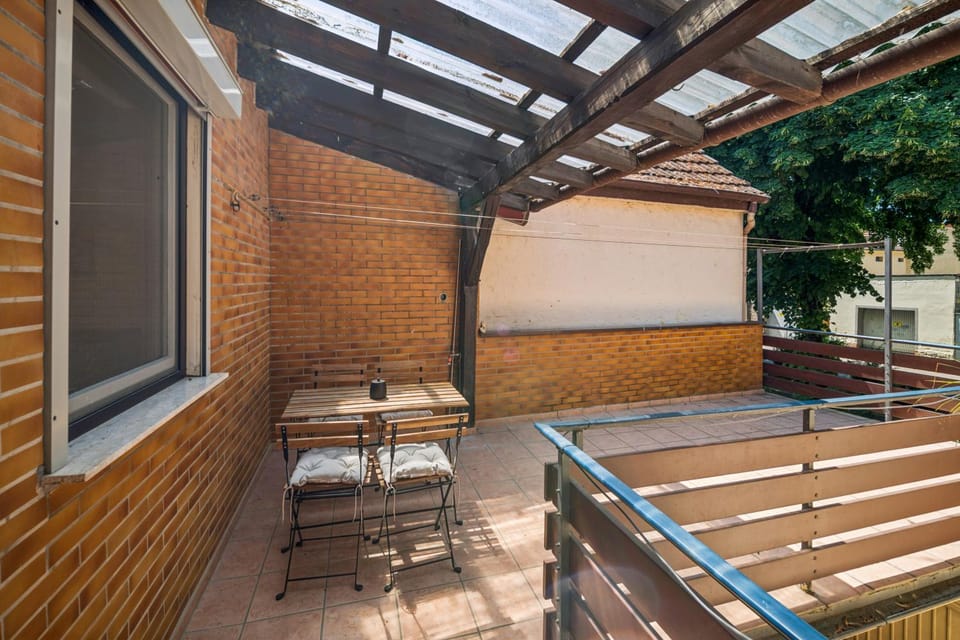 Balcony/Terrace, Street view, furniture