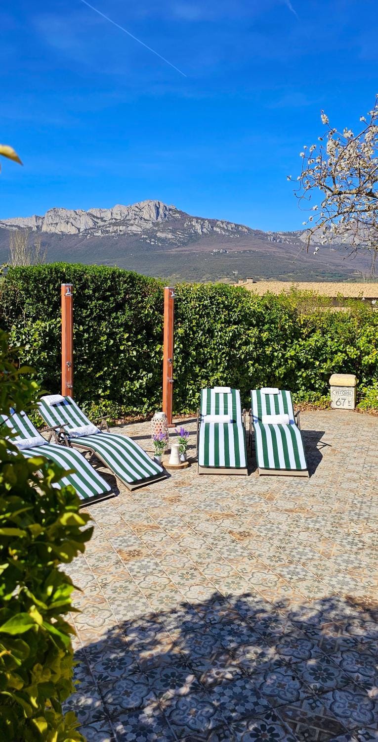 Spring, Day, Natural landscape, Winter, Summer, Garden, Solarium, Autumn, Garden view, Landmark view, Mountain view, Mountain view, sunbed