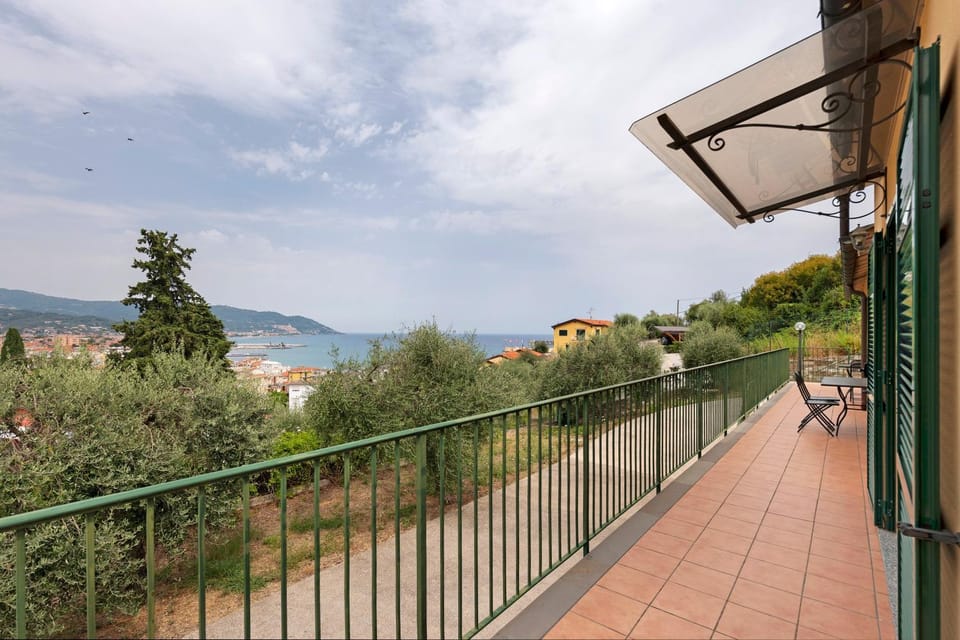 Villa Capo Berta View Villa in Diano Marina