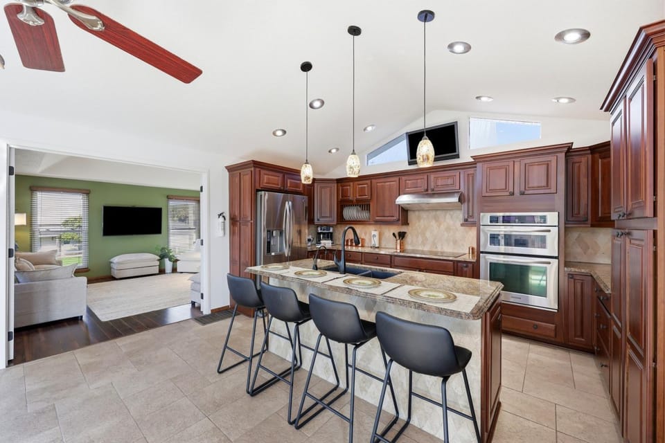 Walkable Vilano Beach Retreat Near Ocean & Pier! Apartment in Vilano Beach