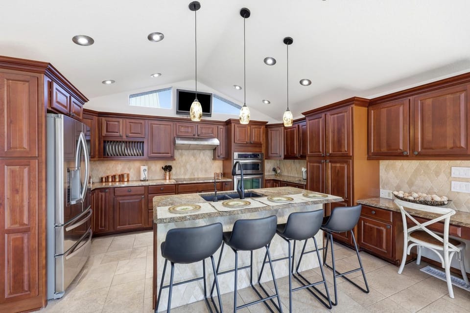 Walkable Vilano Beach Retreat Near Ocean & Pier! Apartment in Vilano Beach