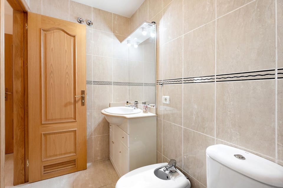 Charming 2-Bedroom Apartment in Playa San Juan, Spain Apartment in Playa San Juan