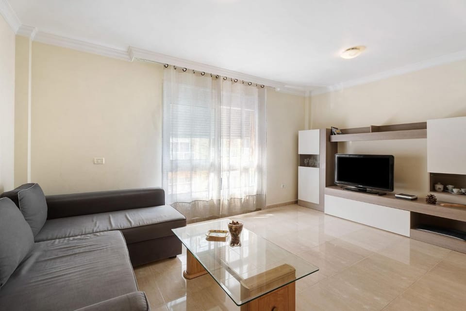 Communal lounge/ TV room, TV and multimedia, Living room