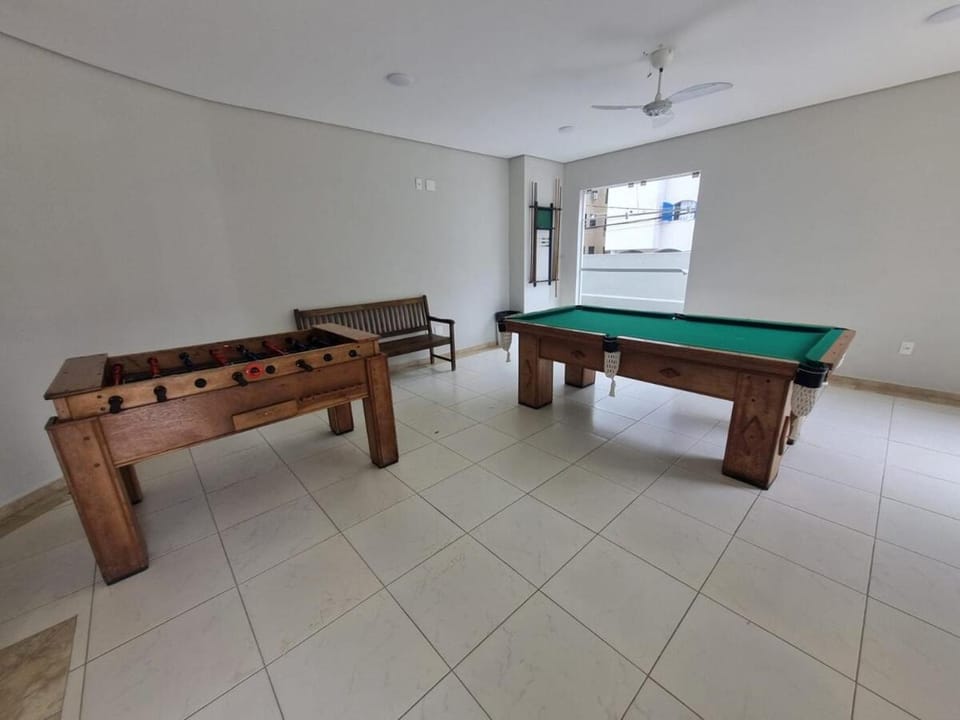 Billiard, Game Room