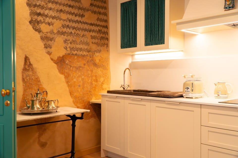 Leonardo da Vinci Birthplace Luxury Retreat with Sauna Apartment in Vinci