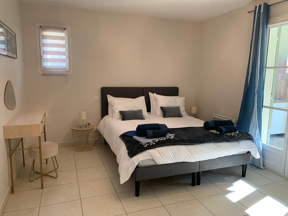 Living room, Bedroom