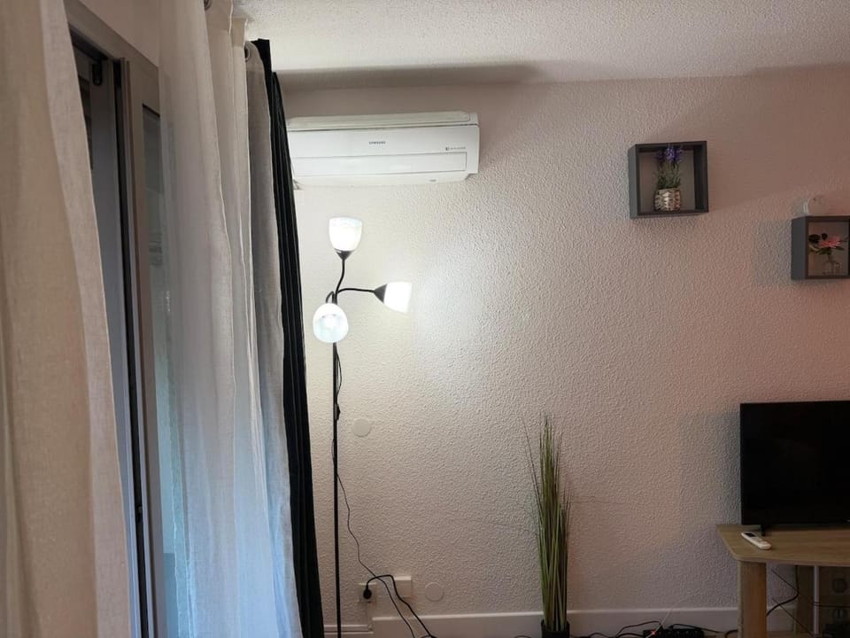 Apartment 800 m from the sea Near Cannes Apartment in Antibes