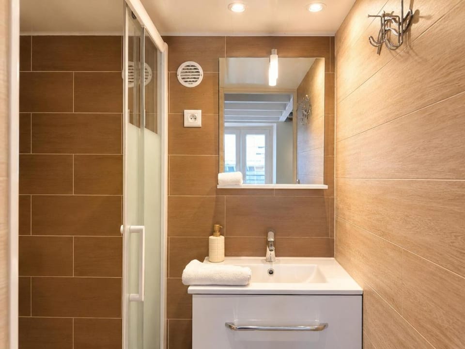 Studio en triplex - Simple et économique Apartment in Bourgogne-Franche-Comté