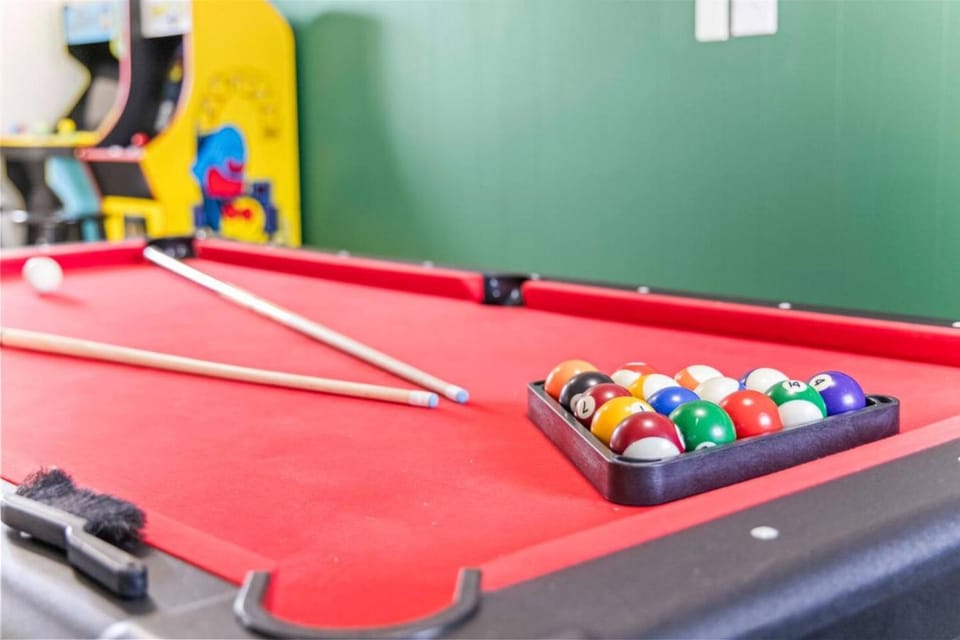 The Peakline Lodge Gym Hot Tub Game Room House in Northglenn