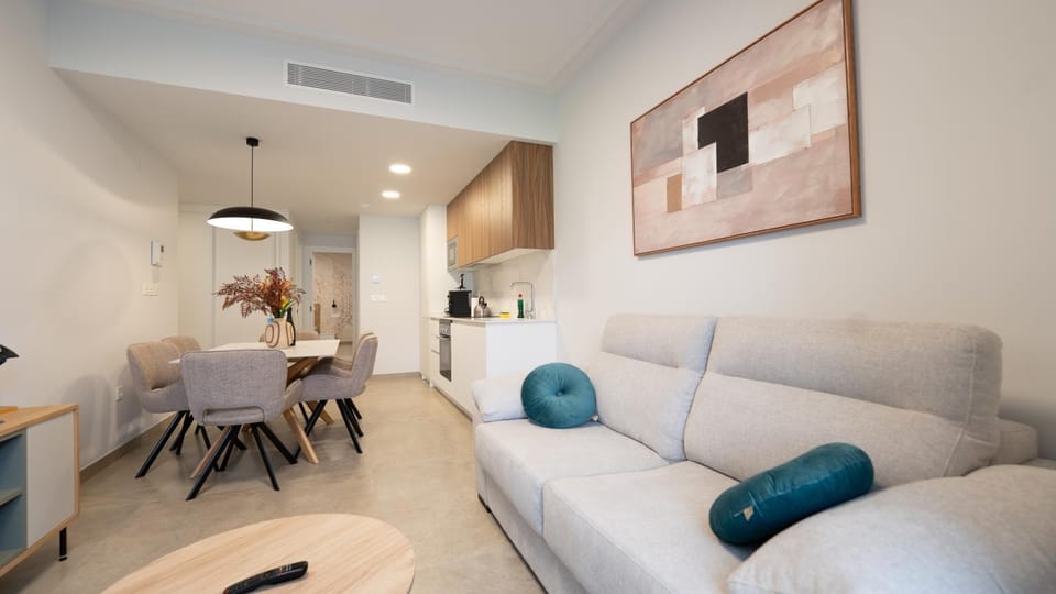 Photo of the whole room, Seating area, Dining area, kitchen