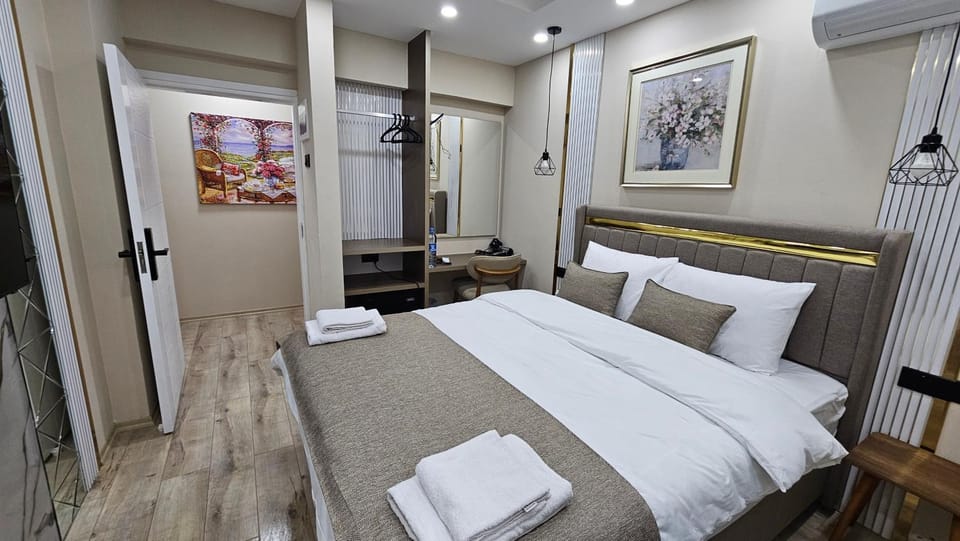 Bed, Photo of the whole room, Bedroom, towels, wardrobe