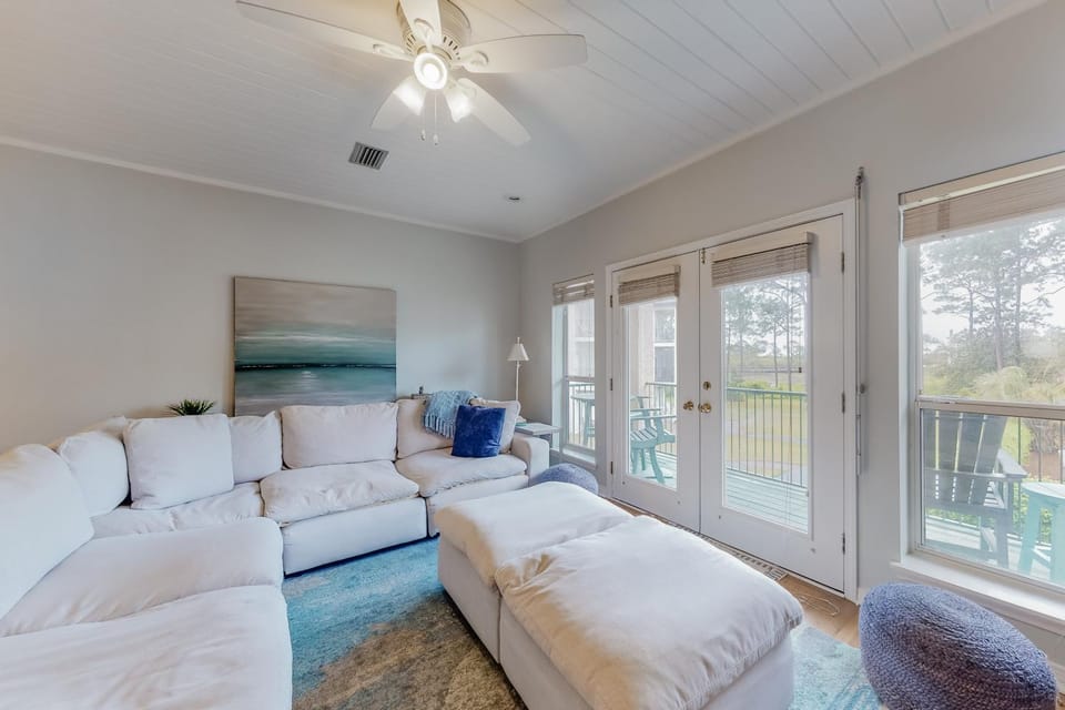 Three-level home with two kitchens two decks lanai pool & ocean view House in South Walton County