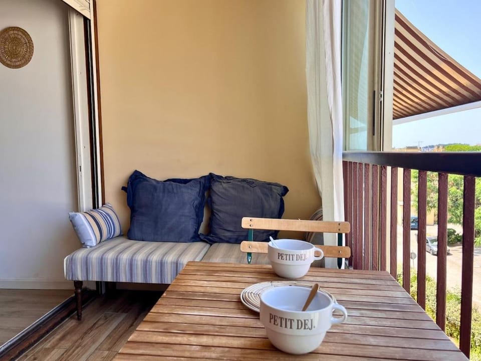 Le Marin studioBis - Parking - Beach 500 m away Apartment in Six-Fours-les-Plages