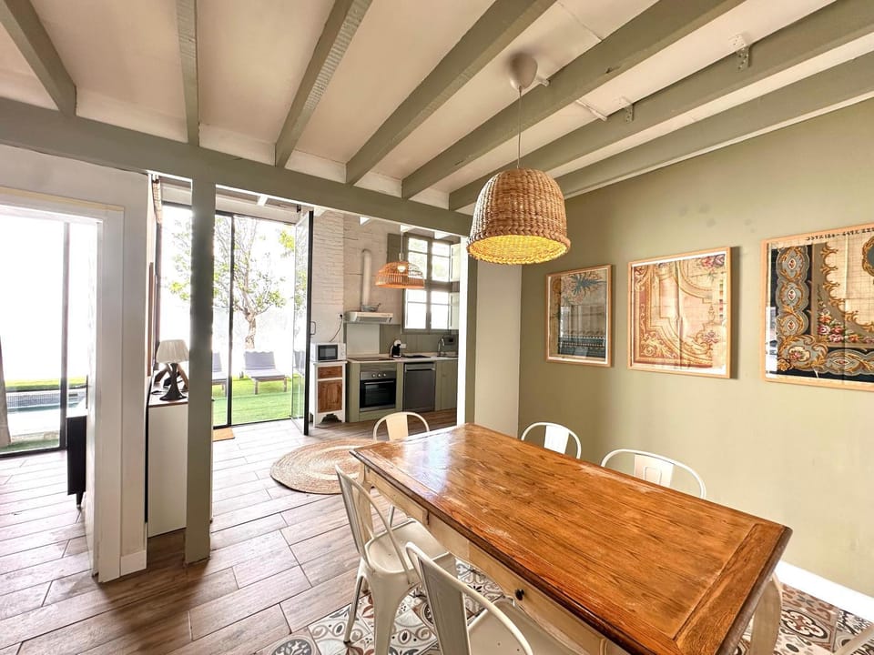 Dining area, Garden view