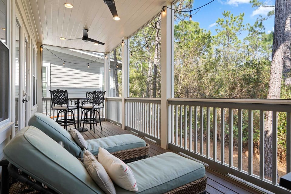 Dog-friendly home near beach with golf cart pool & hot tub access bikes & LSV House in South Walton County