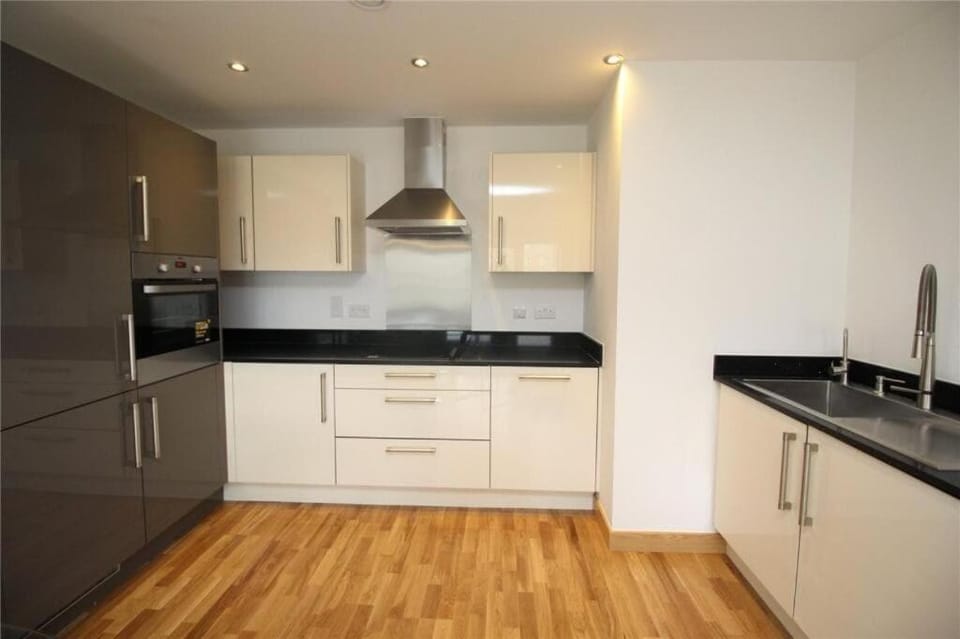 Luxury Dartford Apartment, 2 Beds, Free Parking Apartment in Dartford
