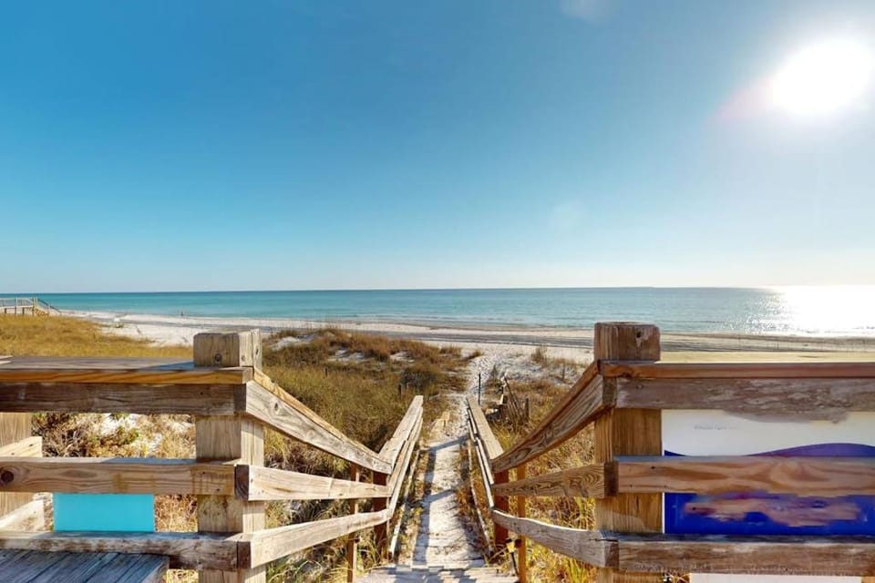 Gulf-front house near golf with pool ocean views beach access & balcony House in Inlet Beach