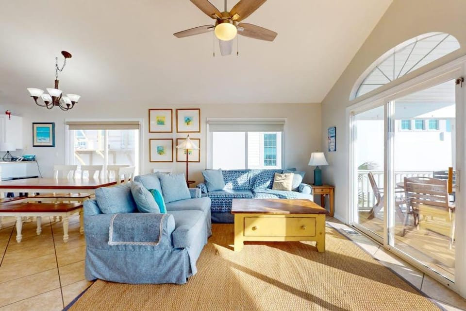 Gulf-front house near golf with pool ocean views beach access & balcony House in Inlet Beach