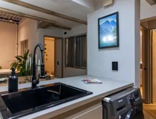 Apartamento en el Poblado Medellín con jacuzzi, 3 habitaciones recién remodelado Apartment in Envigado