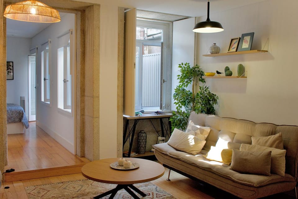 Free Parking! Only 2min Walk to Porto City Center! Apartment in Porto