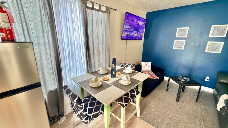 Private Renovated Queen Studio with WD Apartment in Osceola County