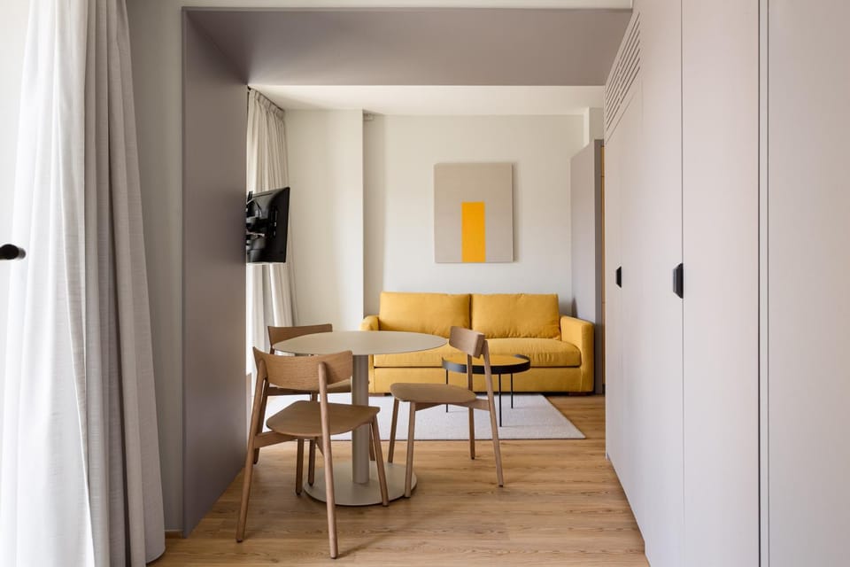 Communal lounge/ TV room, Seating area, Dining area