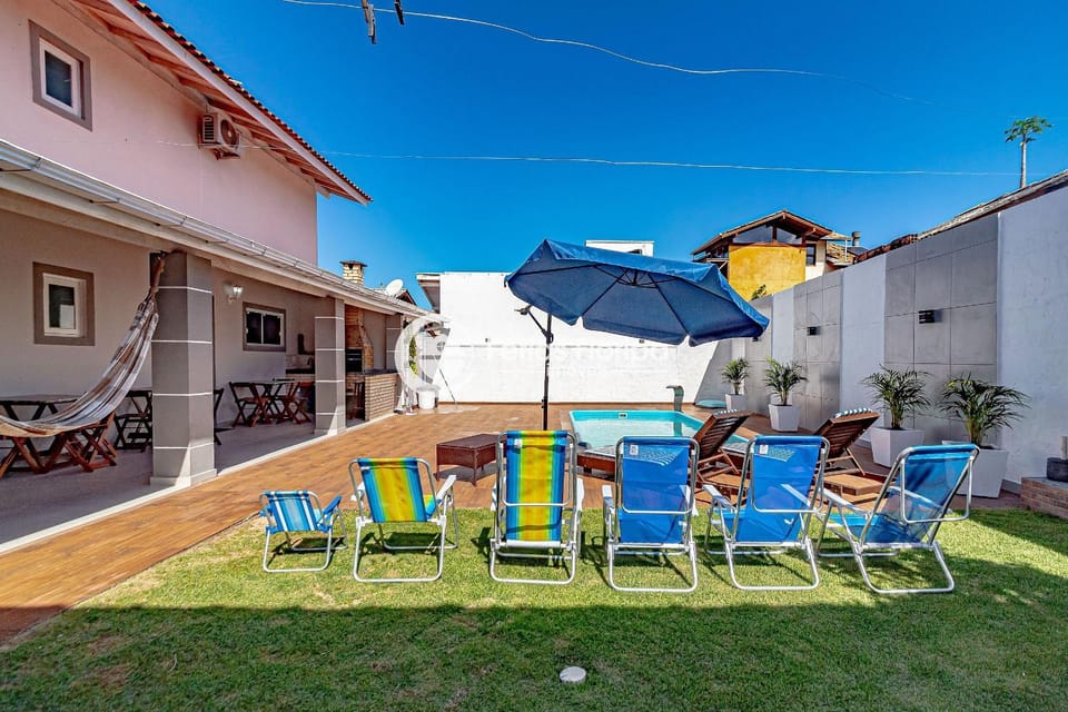 Paraíso House Novo Campeche: Conforto e Lazer Próximo à Praia House in Florianopolis