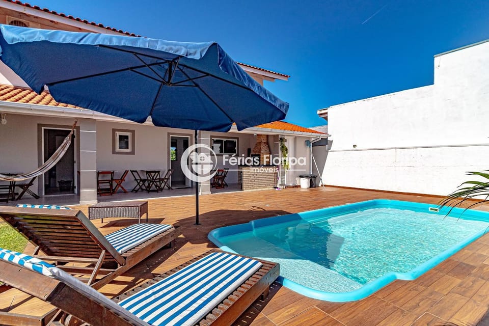 Paraíso House Novo Campeche: Conforto e Lazer Próximo à Praia House in Florianopolis