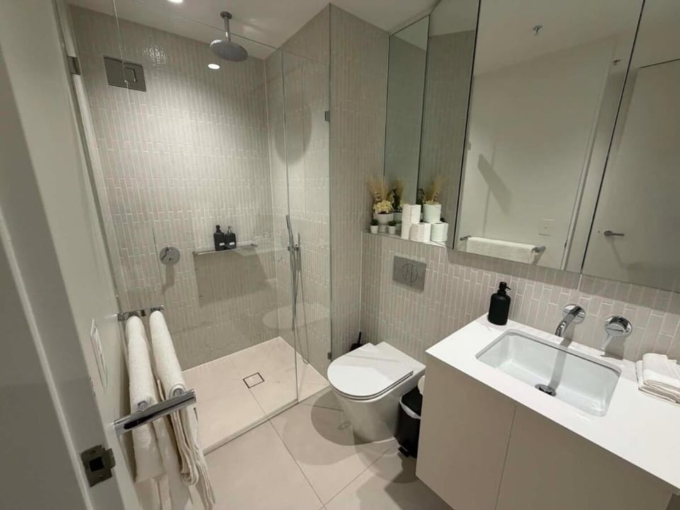 Level 41 Melbourne Square Skyline Suite Apartment in Southbank