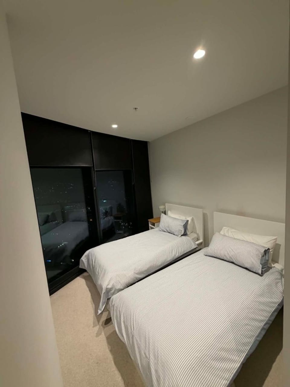 Level 41 Melbourne Square Skyline Suite Apartment in Southbank