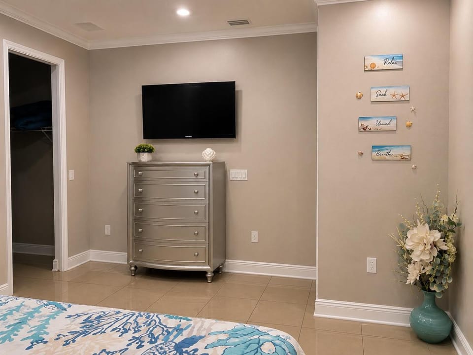Family Home House in Egypt Lake-Leto