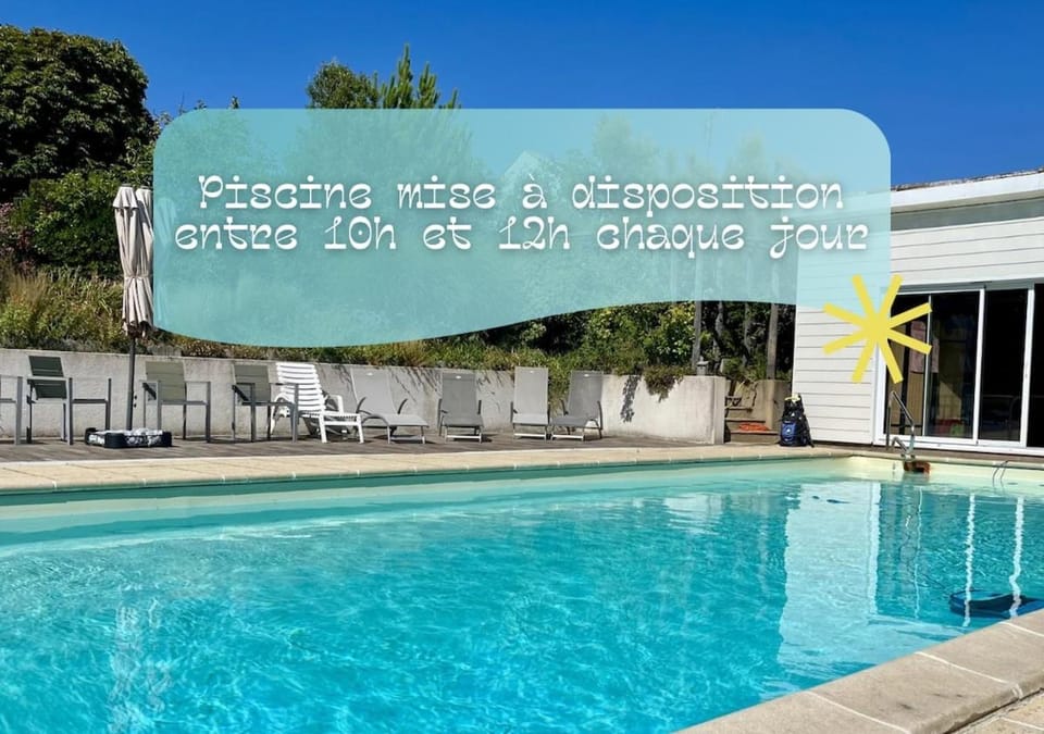 Swimming pool, sunbed