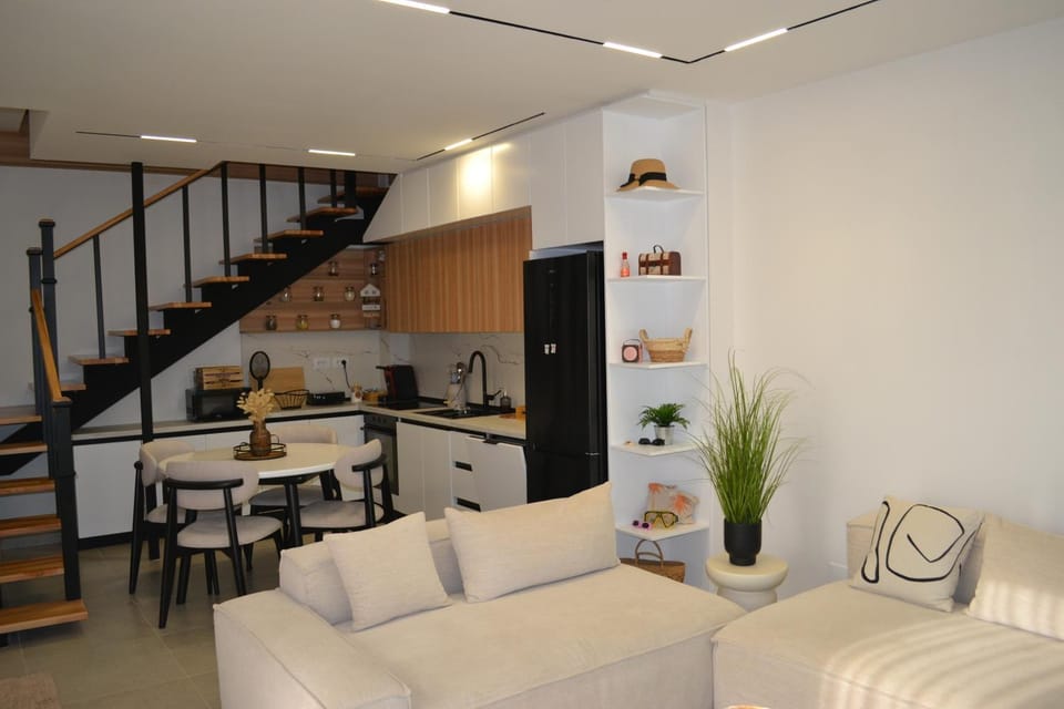 Kitchen or kitchenette, Living room