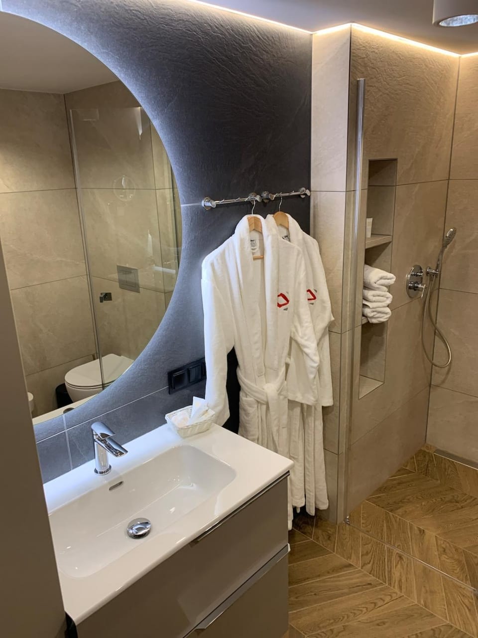 Bathroom, towels