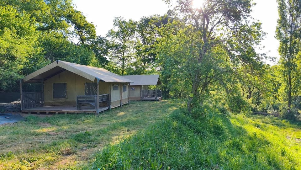 Camping de la Grande Perrure Campground/ 
RV Resort in Pays de la Loire