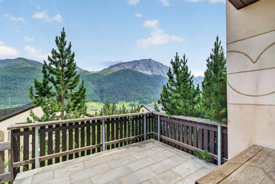 5 bedrooms Family Home near Sankt Moritz Apartment in Canton of Grisons